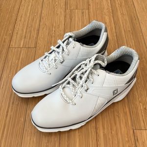 Men’s FootJoy PRO|SL carbon golf shoes. White. Size 9.5M. Never been worn.